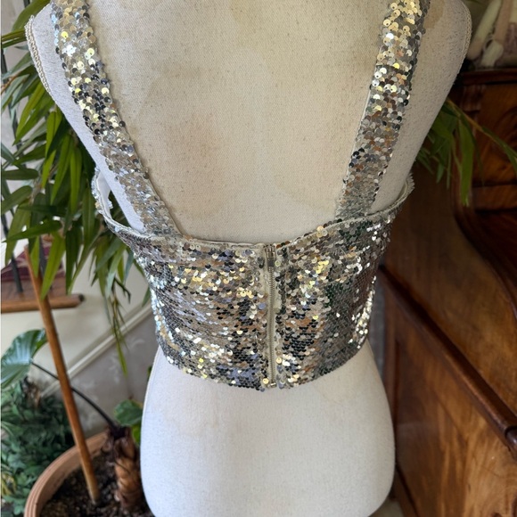 Win Win Sequin Formal Spaghetti Tank Tops silver size medium excellent condition - Picture 11 of 15